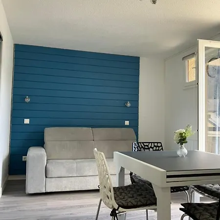 Bielle, Pyrénées Atlantiques 64260, Neuf 38m2 4 Pers Avec Piscine Bielle