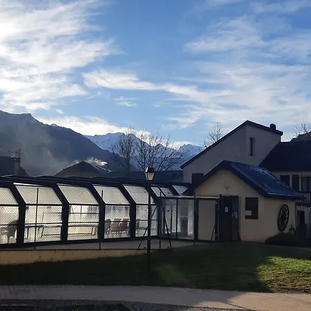 Bielle, Pyrenees Atlantiques 64260, Neuf 38m2 4 Pers Avec Piscine * Bielle